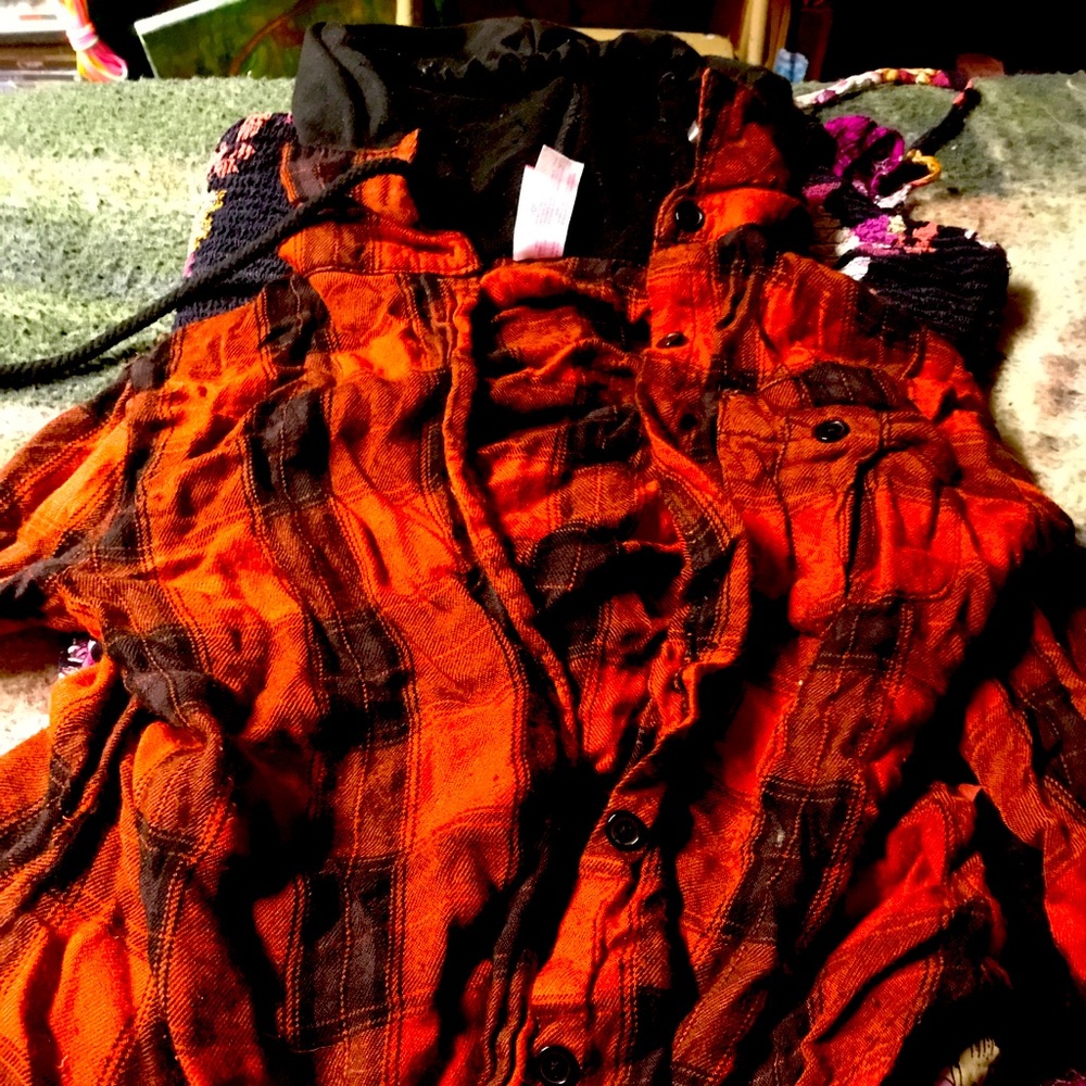 Women’s long sleeve button down flannel